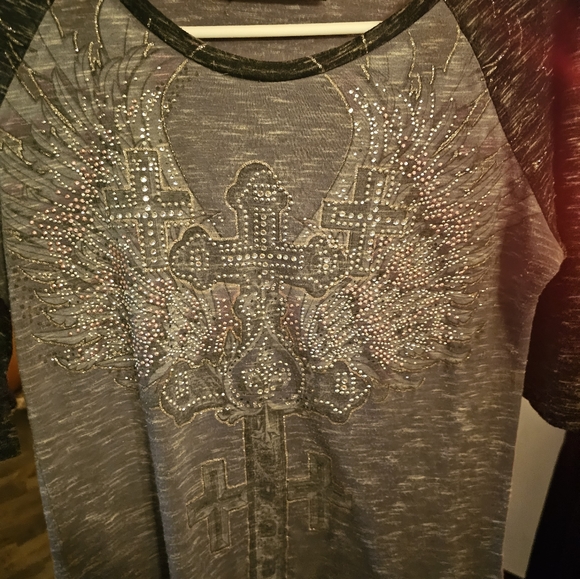 Angels and Diamons embellished tee Medium - Picture 4 of 5